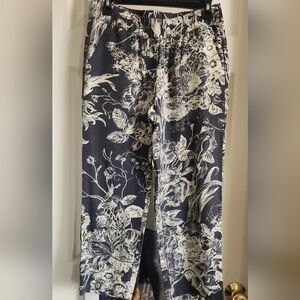 Loft Women's Toile Grey And Cream Cropped Pant